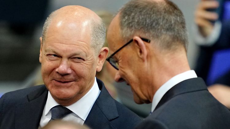 "Sie können es nicht!", hatte Friedrich Merz (r.) zu Olaf Scholz mal als Kanzler gesagt. Die Bürgerinnen und Bürger finden Merz' Performance bislang kaum besser.