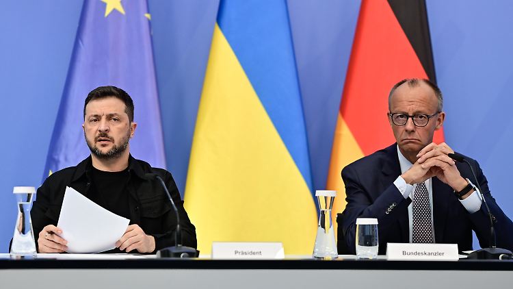 Der ukrainische Präsident Wolodymyr Selenskyj ist derzeit in Berlin zu Besuch. Dies ist auch ein Zeichen der Solidarität mit Kiew. 