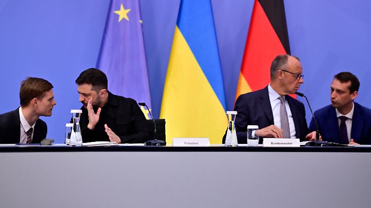 Selenskyj und Kanzler Merz wollen, dass US-Präsident Trump einen Waffenstillstand mit Putin erzielt.