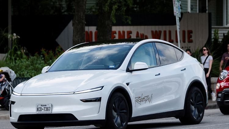 Die Fahrer sollen Audio- und Videodaten erfassen, die zum Testen und Trainieren der Software für das Autopilot-Team des Unternehmens benötigt werden. 