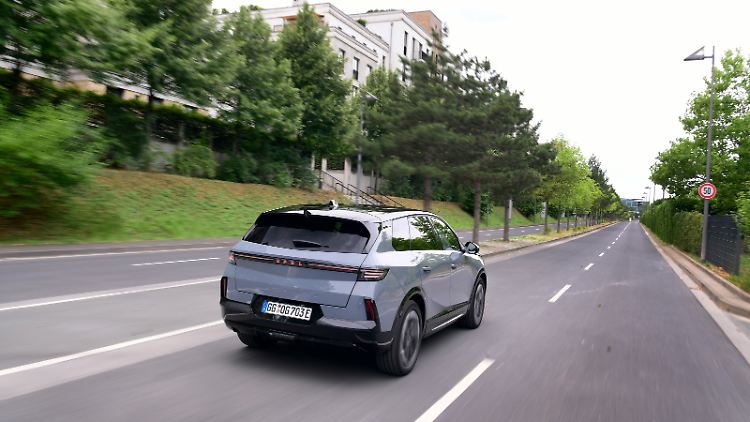 Das sogenannte Grafik Grau steht dem neuen Opel Grandland ausgezeichnet.
