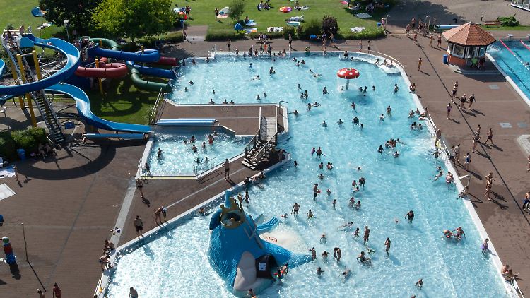 In der neuen Woche wird der Freibadbesuch wieder angenehmer.
