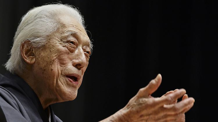 Sen Genshitsu wurde 102 Jahre alt.