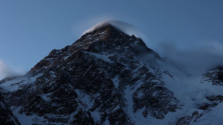 Der K2 ist der zweithöchste Berg der Erde.