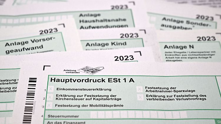 Einer ausgewählten Gruppe von Steuerpflichtigen schickt das Finanzamt Kassel einen Vorschlag für die Steuererklärung (Symbolbild).