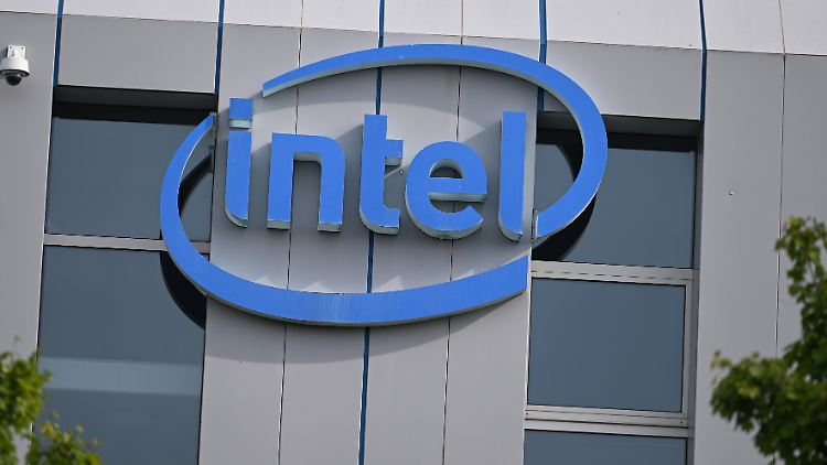 Intel steht in gleich mehreren Geschäftsbereichen unter Druck.