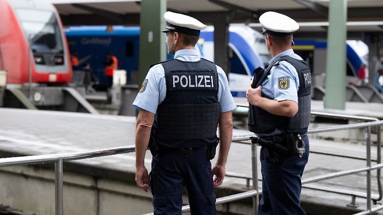 An Bahnhöfen sollen die Bundesbeamten künftig selbst Festnahmen durchführen dürfen.