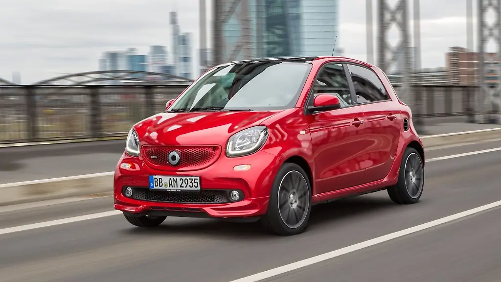 Muskelzwerg-Vom-Kleinwagen-legte-Smart-auch-eine-Version-in-Zusammenarbeit-mit-dem-Tuner-Brabus-auf