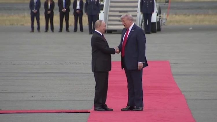 TrumpPutinHandshake.jpg