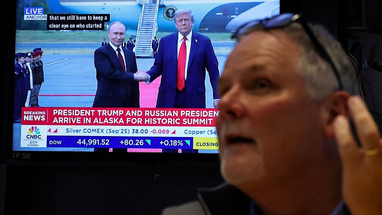 Mit Spannung verfolgen die US-Anleger das Treffen von Trump und Putin. 