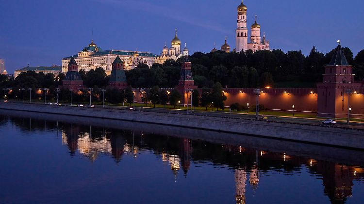 Nach Angaben des russischen Arbeitsministeriums vom Juli könnte es in Russland bis 2030 einen Mangel an fast elf Millionen Arbeitskräften geben. Fachkräfte fehlen vor allem im Militärsektor und in der Bauwirtschaft.