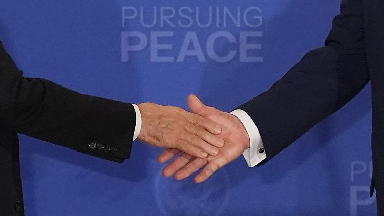 Trump reicht Putin die Hand in Alaska.