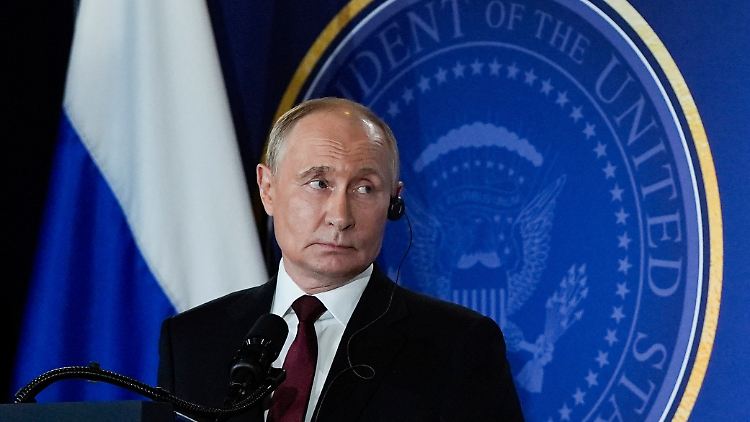 Putin umschmeichelte Trump beim Treffen in Anchorage, Trump umschmeichelte Putin. Aber immerhin, es ist ein Gesprächsbeginn.