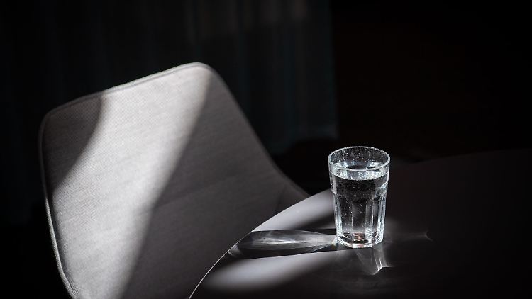 Mineralwasser am Arbeitsplatz? Darauf gibt es keinen gesetzlichen Anspruch. 