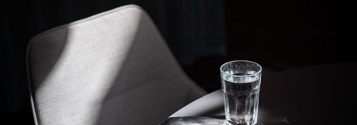 Mineralwasser am Arbeitsplatz? Darauf gibt keinen gesetzlichen Anspruch.