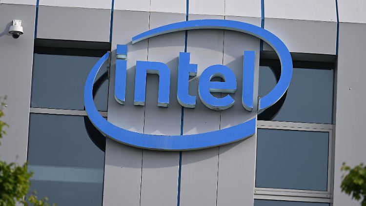 Besonders im Bereich KI-Chips steht Intel unter Druck.