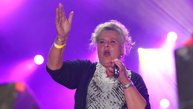 Die stolze Großmutter Silvia Wollny.