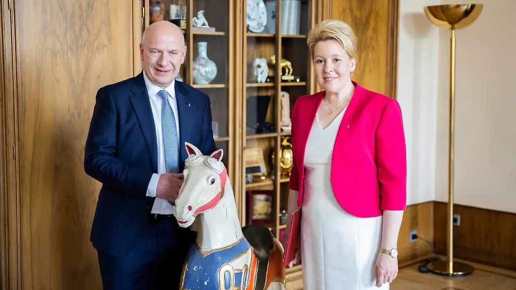 0d64831916e39c8663de01e6ef21d715