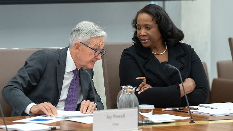 Finanzpolitische Widersacher Trumps: Lisa Cook mit Zentralbankchef Jerome Powell.