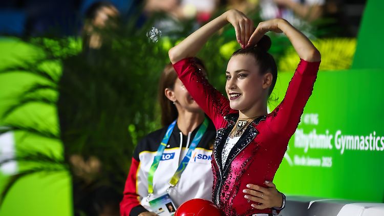 Darja Varfolomeev legt schon mal gut los.