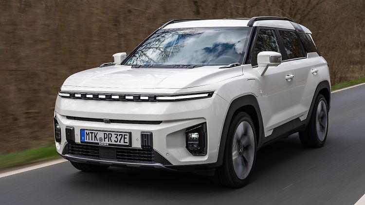 Der KGM Torres fährt in der Version EVX rein elektrisch.