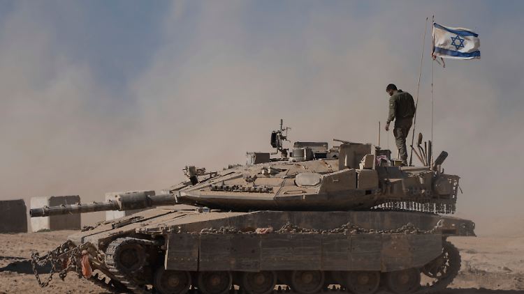Ein israelischer Panzer nahe der Grenze zum Gazastreifen.