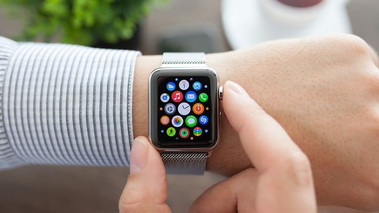 Viele Eltern können sich vorstellen, ihr Kinder mit Smartwatches zu tracken. Ist das eine gute Idee?