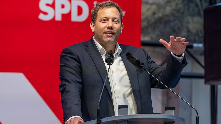 Sucht nach Möglichkeiten, die 30-Milliarden-Euro-Lücke zu schließen: Finanzminister Klingbeil.