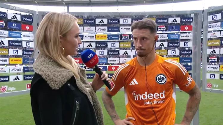 Katharina Kleinfeldt und Marco Friedl im Michael-Zetterer-Trikot.