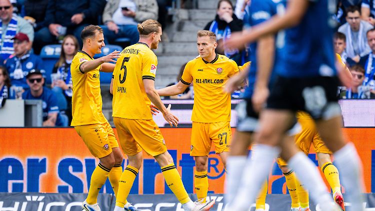 Dynamo Dresden feiert den ersten Saisonsieg.