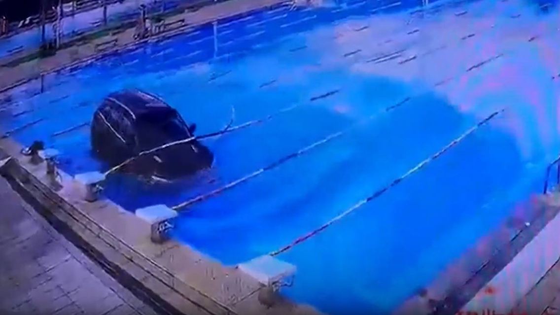 autoschwimmbecken.jpg
