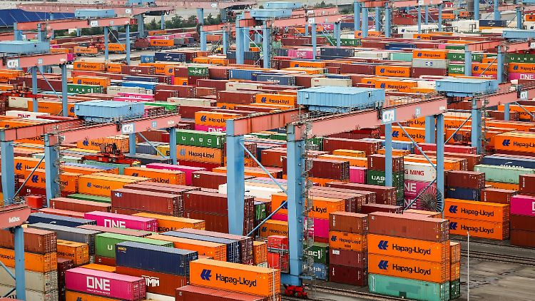 Die deutsche Wirtschaft steht unter Druck - nicht zuletzt, weil der Export schwächelt. (Archivbild)