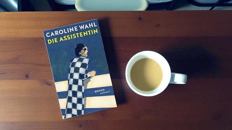 "Die Assistentin" ist der neue Roman von Caroline Wahl.