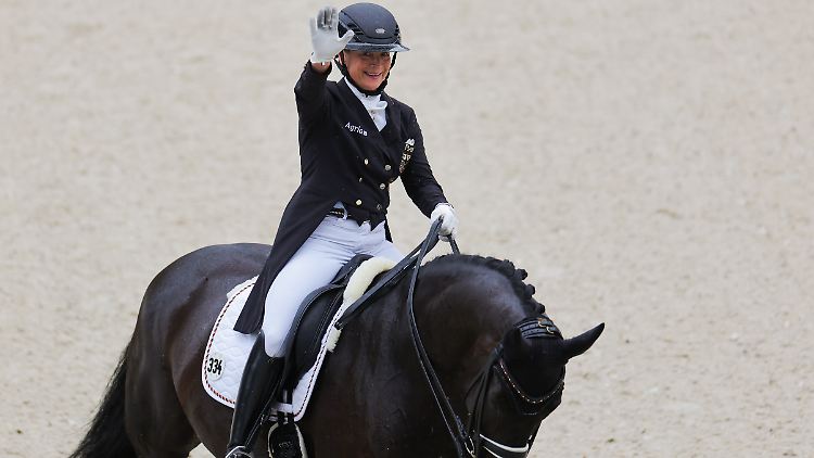 Isabell Werth kann sich zuletzt nicht nur aufs Reiten konzentrieren.