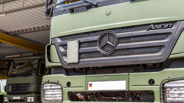 Experten sehen vor allem bei Nutzfahrzeugen für Hersteller und Zulieferer Chancen, vom Rüstungsboom zu profitieren.