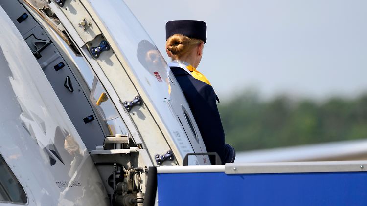 Ab dem 1. September werden die neuen Uniformen bei der Lufthansa vier Monate lang getestet. 