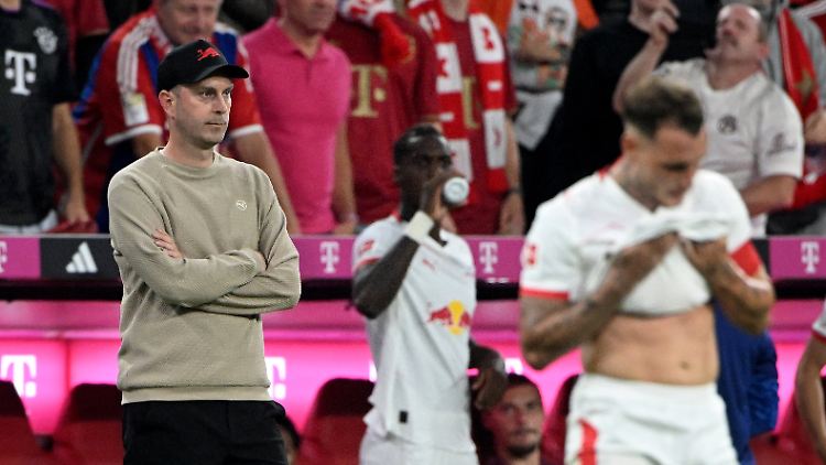 Ein gelungener Saisonauftakt sieht anders aus: Ole Wener (l.) ist neuer Trainer von RB Leipzig.