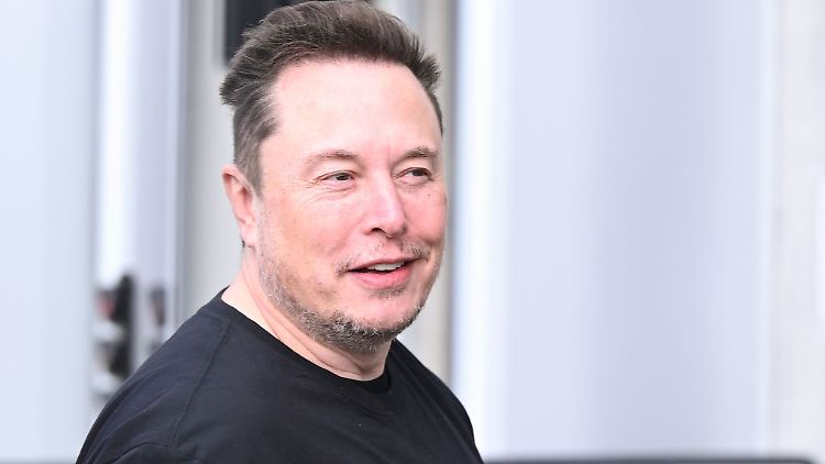 Elon Musk wirft Apple und OpenAI unfairen Wettbewerb vor. (Archivbild)