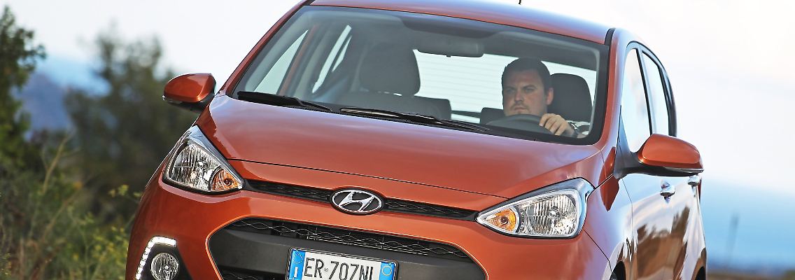 hyundaii10_1510_1.jpg