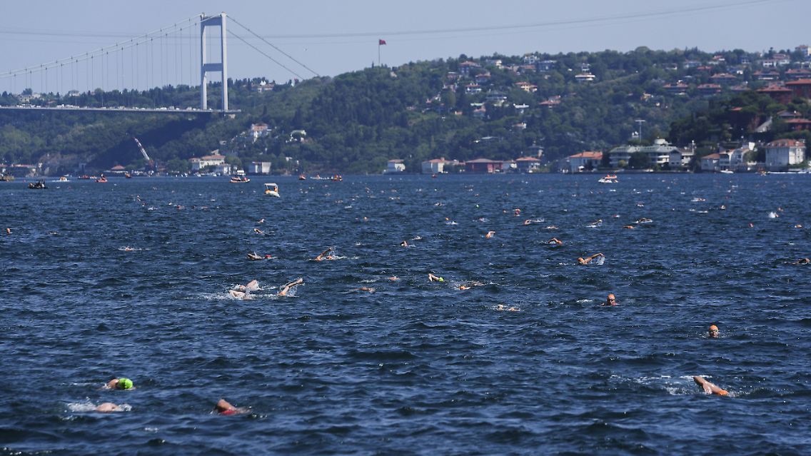 Rund 2800 Schwimmer nahmen an dem Event teil.