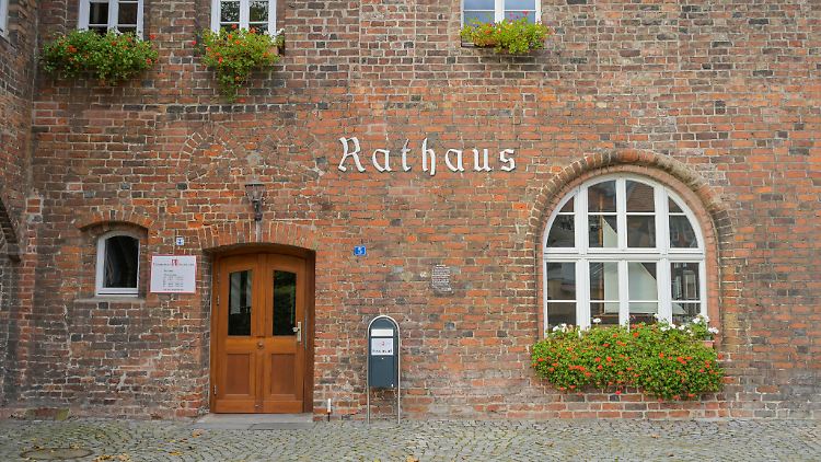 Das alte Rathaus in Salzwedel. Die 23.000-Einwohner-Stadt ist raus beim Projekt "Demokratie leben!"