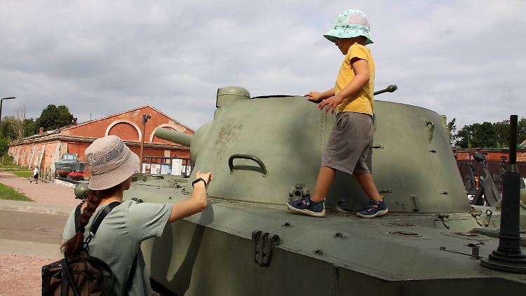 Militärtouren mit und ohne Panzerfahrten lassen sich ganz einfach über das Internet buchen.
