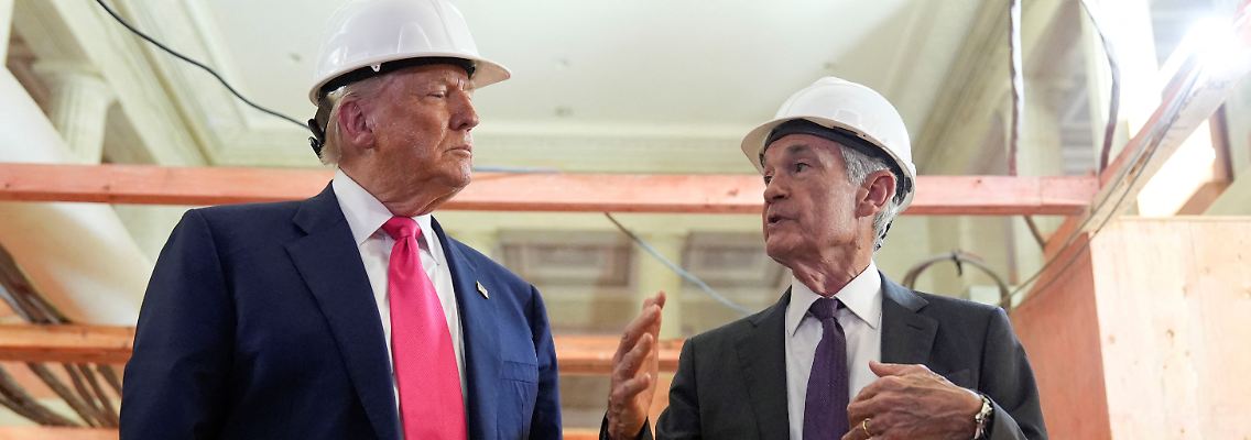 2025-07-24T214423Z_1373098434_RC28TFAI879G_RTRMADP_3_USA-TRUMP-FED.JPG