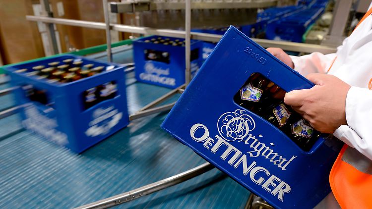 Kühles Blondes ist zuletzt immer weniger gefragt. Die Oettinger-Brauerei schließt im Frühjahr 2026 das Werk in Braunschweig.