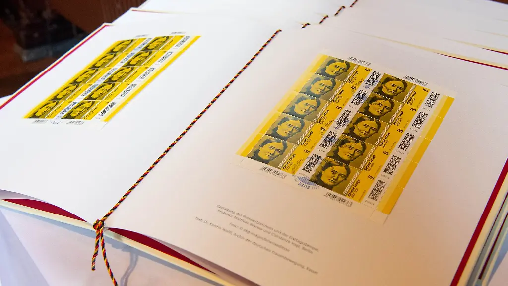 Die-Sonderbriefmarke-zum-175-Geburtstag-von-Helene-Lange