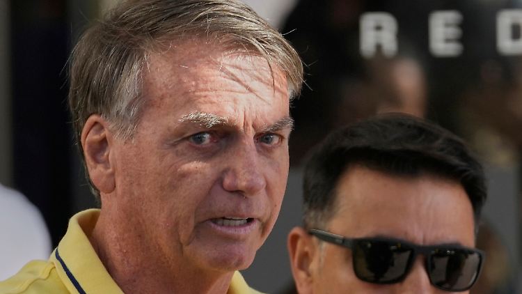 Nach Einschätzung des Obersten Gerichtshofs könnte Bolsonaro in die USA fliehen.