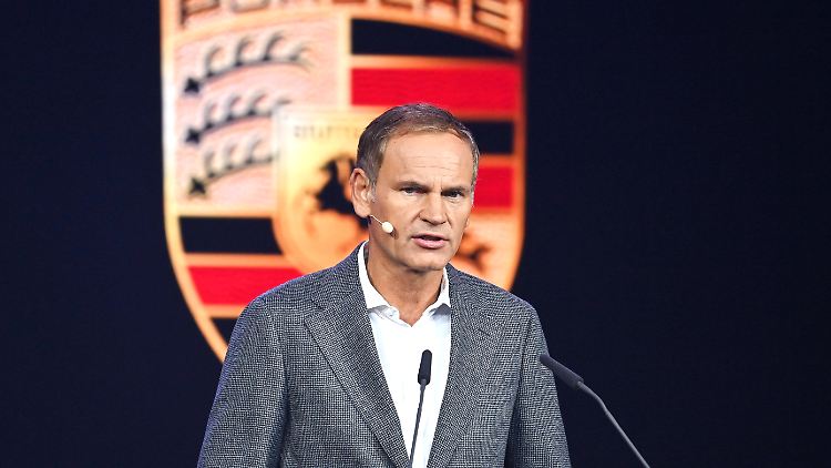Blume erklärte, seine Doppelrolle sei "nicht auf alle Zeiten ausgelegt".