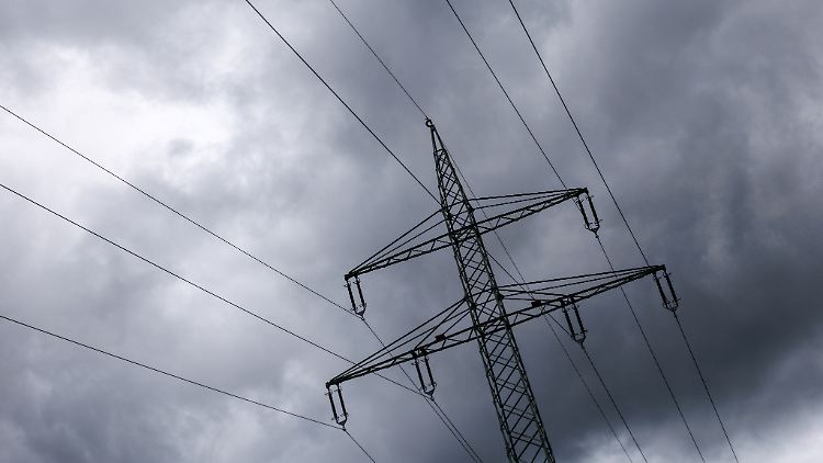 Die Netzentgelte werden für Nutzung und Instandhaltung der Stromleitungen sowie Bereitstellung und Ablesung der Zähler erhoben und sind regional unterschiedlich hoch. 