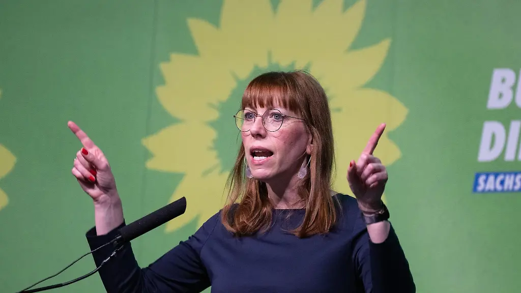 Katja-Meier-Buendnis90-Die-Gruenen-Justizministerin-von-Sachsen-spricht
