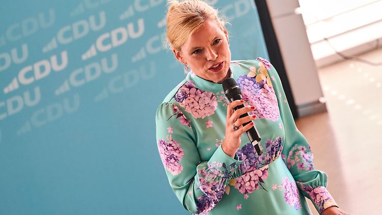 Bundestagspräsidentin Julia Klöckner ist deutlich strenger als ihre Vorgänger. Das gefällt nicht allen. 